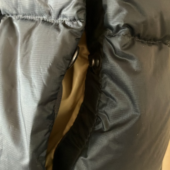 Mountain Hardware vest - Picture 3 of 13